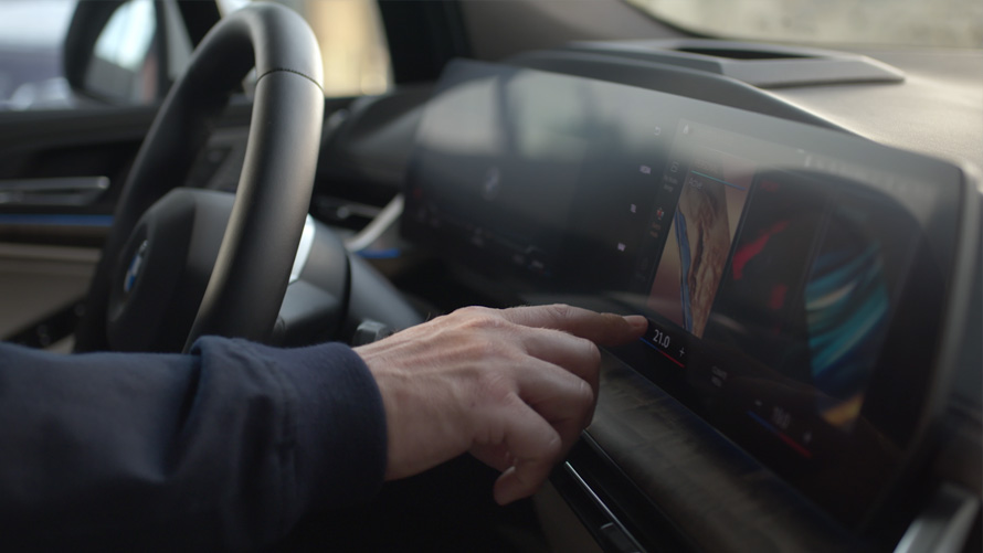 BMW 2 Series Active Tourer U06 2021 BMW Live Cockpit Professional video