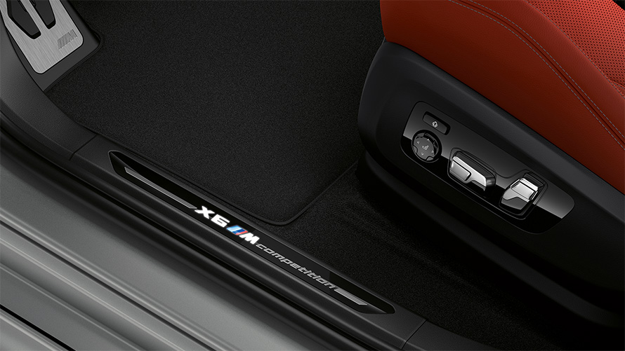 BMW X6 M Competition F96 2023 Illuminated entry sills