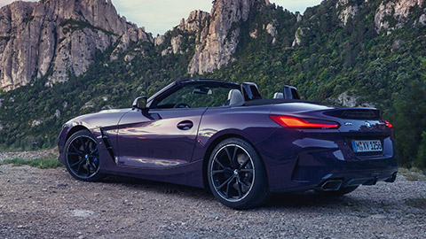 BMW Z4 Roadster (G29) three-quarter front view driving
