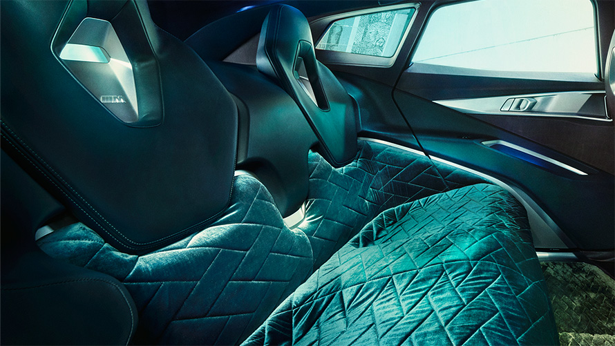 BMW Concept XM (G09) interior view rear close-up Lounge 