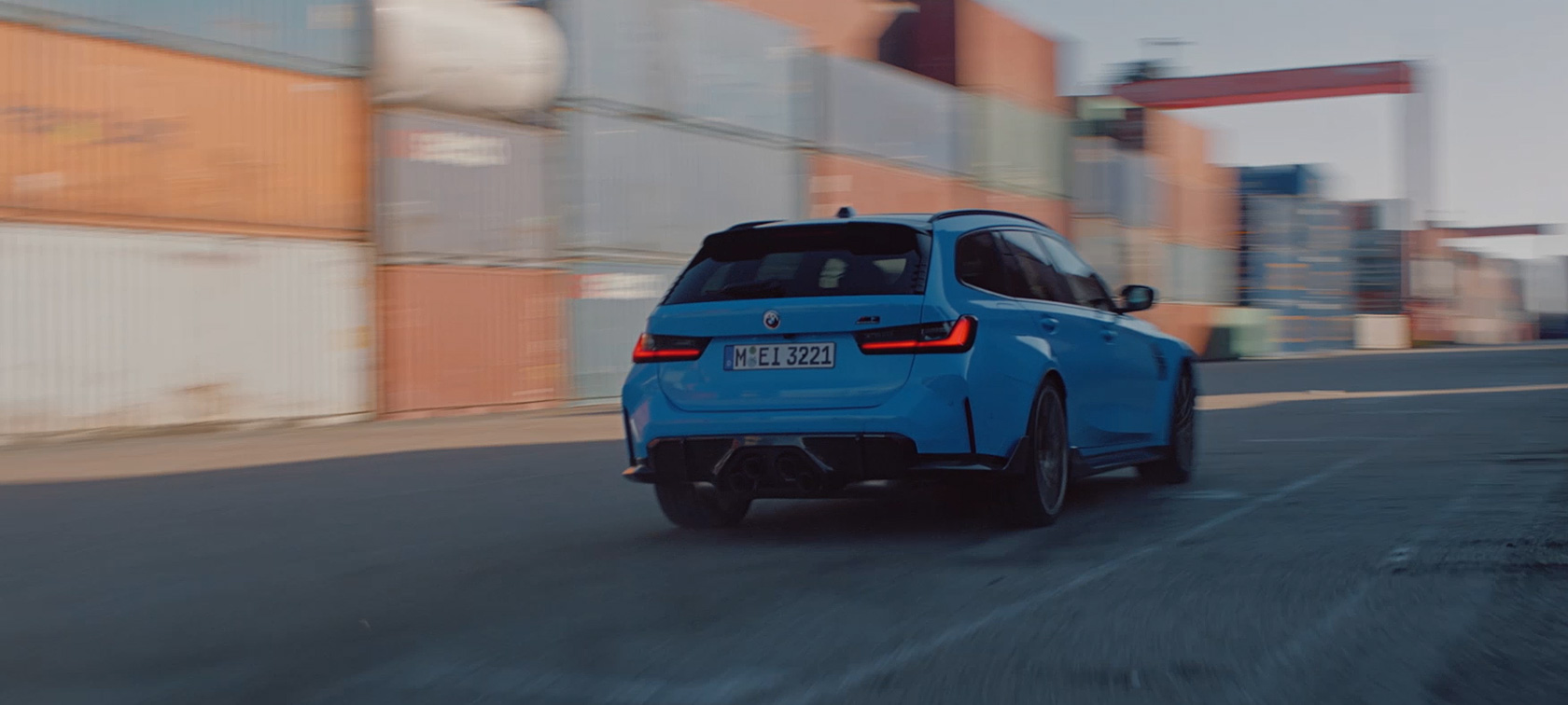 BMW M Performance Parts BMW M3 Touring G81 video